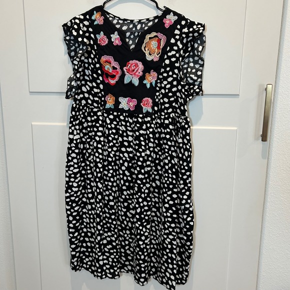 Dresses & Skirts - Womens Black White Dot Floral‎ Embroidered V Neck Dress Size L Boho Casual Flowy